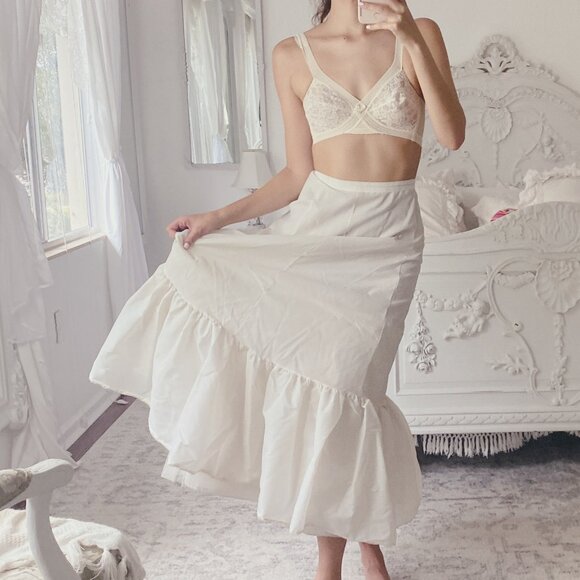 Vintage 1950's White Lace Crinoline Petticoat Ruffle High Waist Maxi Skirt - Picture 3 of 10